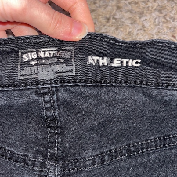 Work / school black Levi men’s jeans 🖤 - Picture 3 of 5